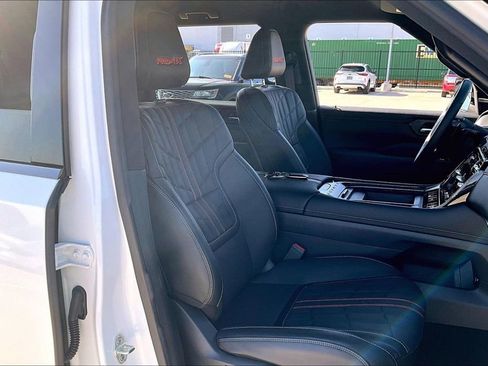 Used 2025 Nissan Armada PRO-4X image 10