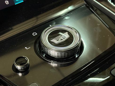 New 2026 Cadillac Escalade ESV Luxury image 33