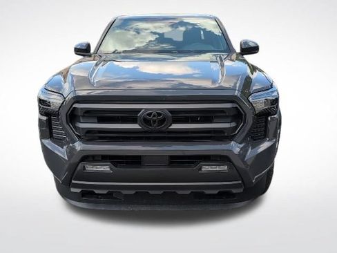 Used 2025 Toyota Tacoma SR5 AWD/4WD image 7