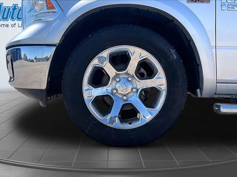 Used 2017 RAM 1500 Laramie AWD/4WD image 40