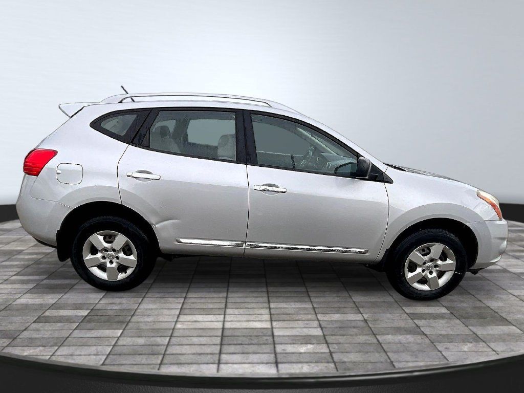 Used 2014 Nissan Rogue S w/ Convenience Package FWD image 8
