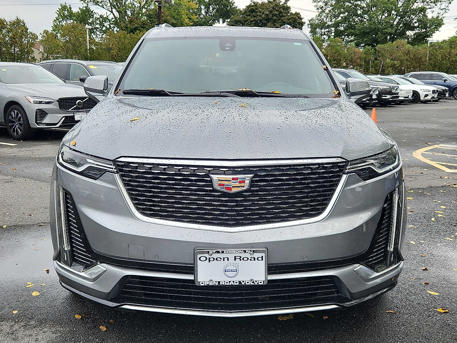 Used 2024 Cadillac XT6 Luxury w/ LPO, Floor Liner Package AWD/4WD image 2
