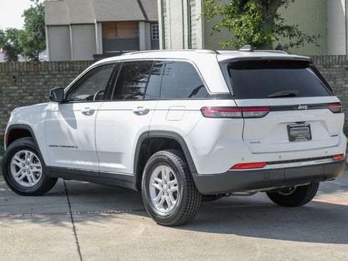 Used 2022 Jeep Grand Cherokee Laredo w/ Luxury Tech Group I image 14