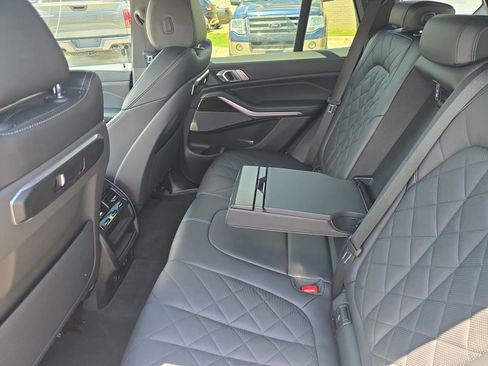 Used 2024 BMW X5 xDrive40i w/ M Sport Package AWD/4WD image 16