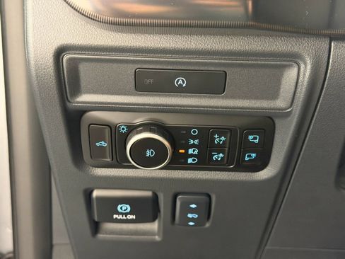 Used 2025 Ford F150 Lariat w/ FX4 Off-Road Package AWD/4WD image 19