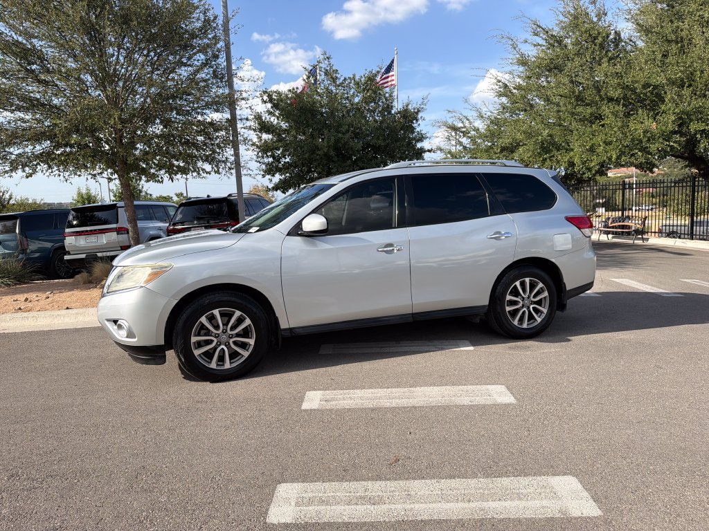 Used 2015 Nissan Pathfinder S FWD image 4