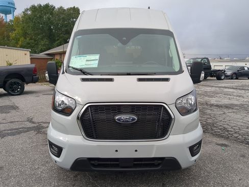 Used 2024 Ford Transit 350 XLT image 7