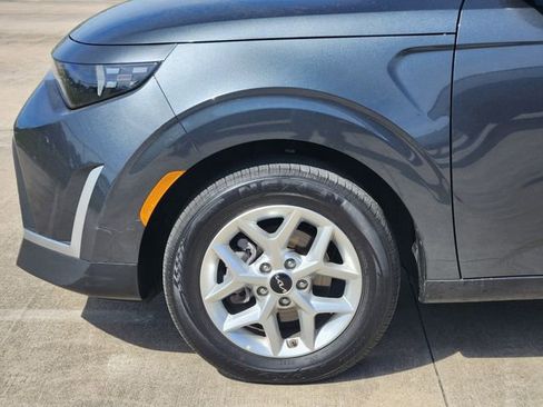 Used 2025 Kia Soul LX FWD image 8