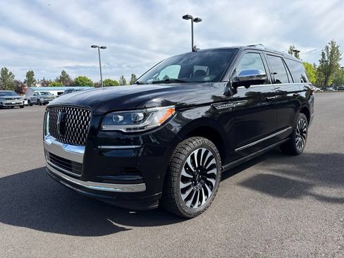 Used 2024 Lincoln Navigator Black Label AWD/4WD image 3