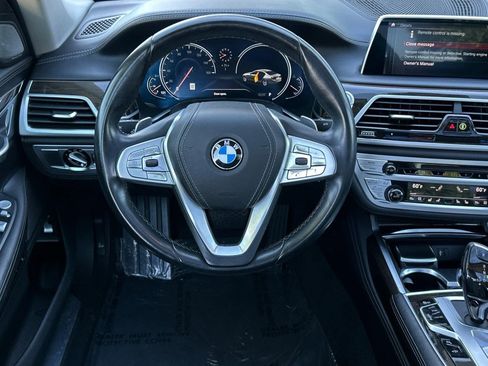 Used 2019 BMW 750i w/ Executive Package image 29