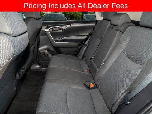 Used 2022 Toyota RAV4 LE FWD image 7