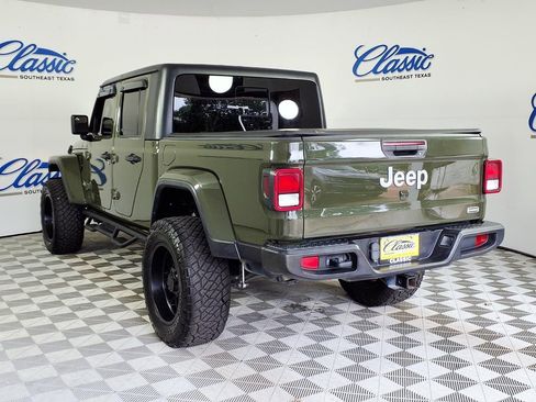 Used 2021 Jeep Gladiator Overland AWD/4WD image 2