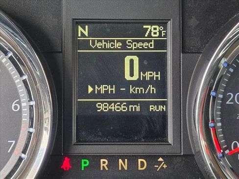 Used 2016 Chrysler Town & Country Touring image 14