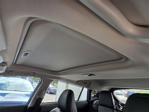 Used 2024 Subaru Crosstrek 2.5i Limited w/ Popular Package #4A image 9