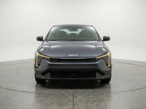 Used 2025 Kia K4 FWD image 2