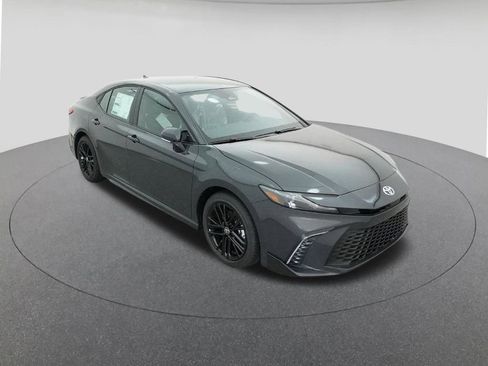 New 2026 Toyota Camry SE image 13