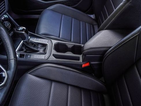 Used 2024 Volkswagen Jetta SE FWD image 19