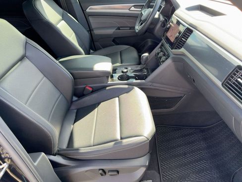 Used 2023 Volkswagen Atlas Cross Sport SEL R-Line image 30