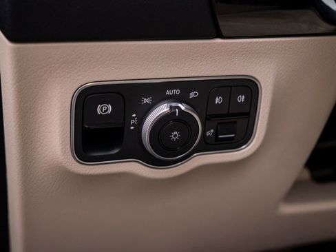 Used 2023 Mercedes-Benz GLA 250 4MATIC w/ Premium Package image 21