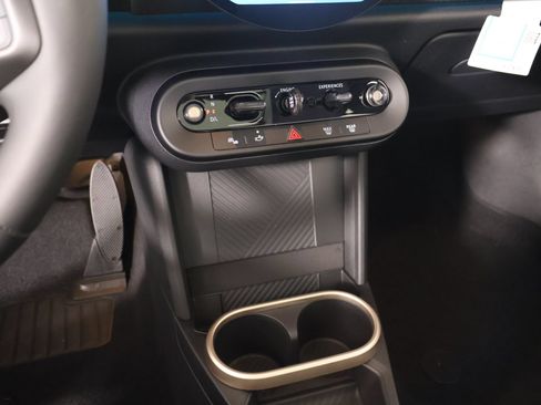 New 2026 MINI Cooper 4-Door Hardtop FWD image 7