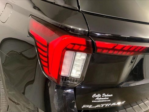 Used 2025 Ford Explorer Platinum w/ LUX Leather Package AWD/4WD image 27