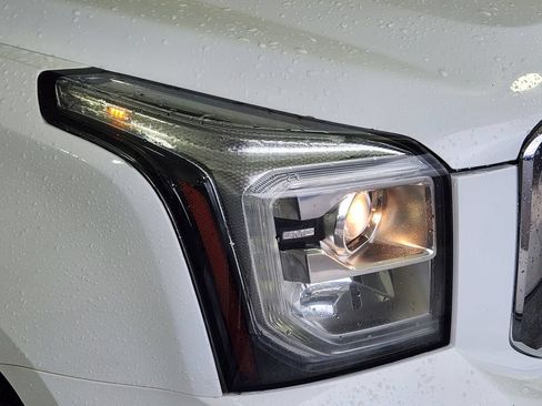 Used 2015 GMC Yukon SLT AWD/4WD image 10