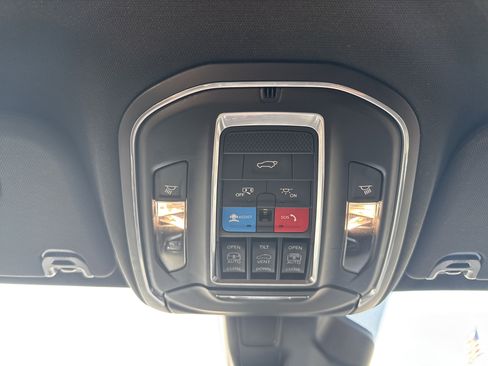 Used 2022 Jeep Wagoneer Series III w/ Premium Group I image 26