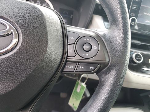 Used 2021 Toyota Corolla LE image 28