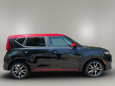 Used 2020 Kia Soul GT-Line FWD image 2
