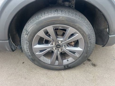 Used 2023 Ford Explorer XLT w/ Equipment Group 202A AWD/4WD image 9