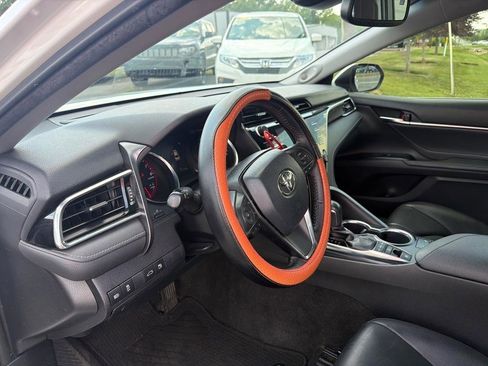 Used 2018 Toyota Camry XSE FWD image 15
