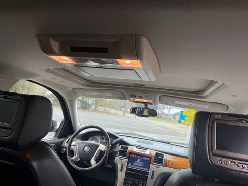 Used 2014 Cadillac Escalade Platinum image 14