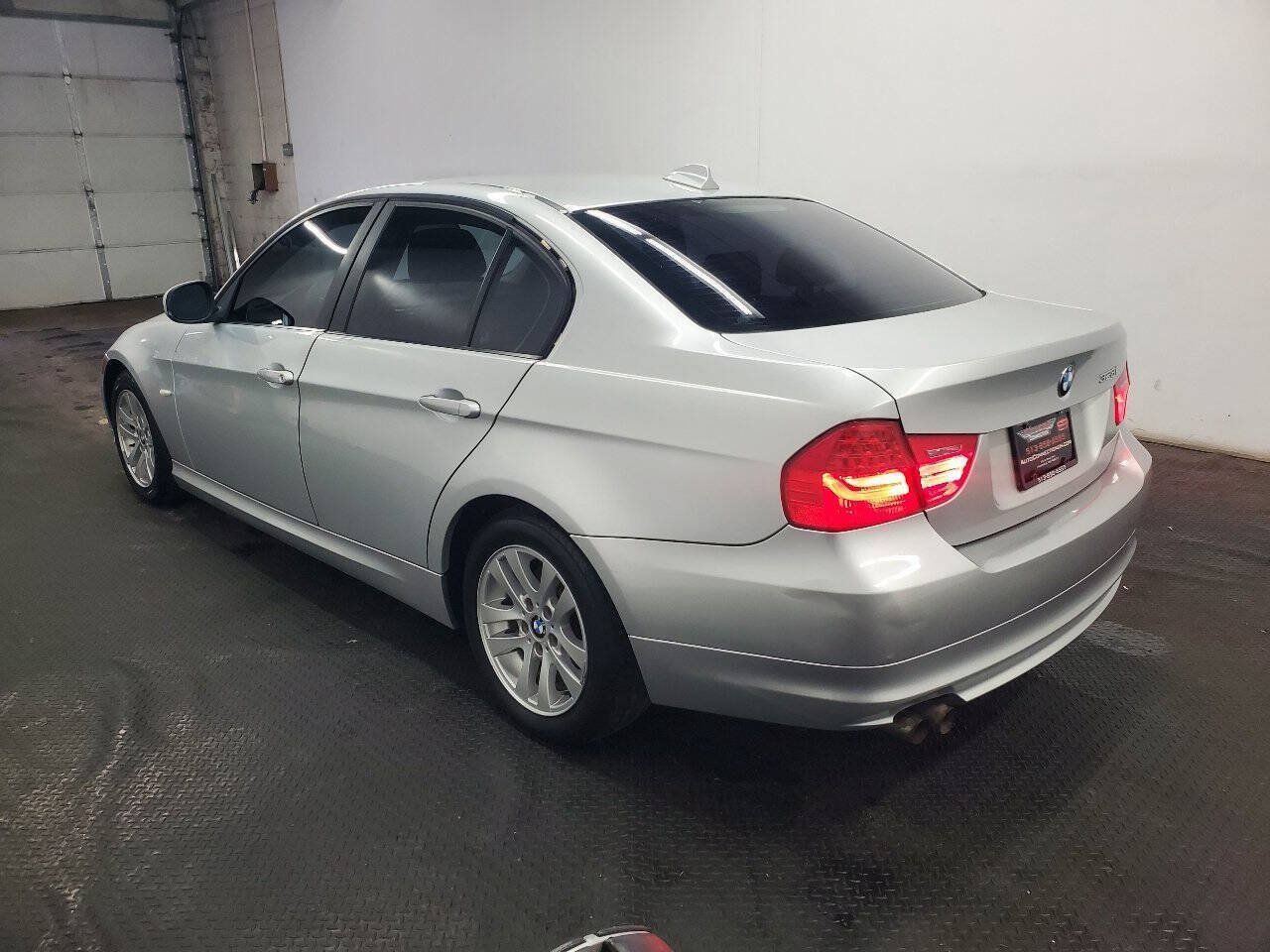 Used 2009 BMW 328i Sedan RWD image 5