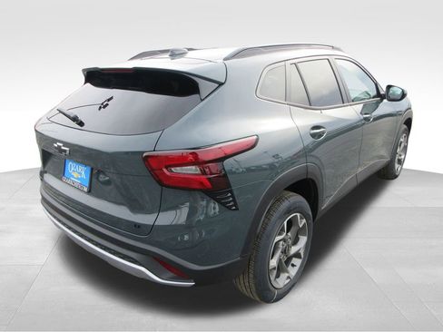 New 2026 Chevrolet Trax LT image 5