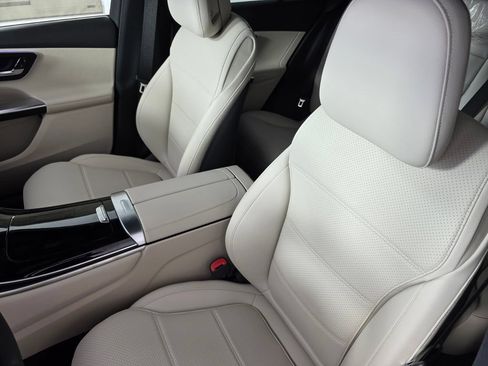 New 2026 Mercedes-Benz GLC 300 image 8