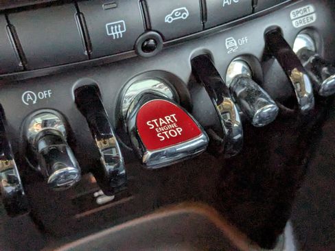 Used 2022 MINI Cooper S image 33