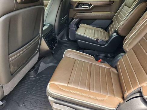 Used 2026 GMC Yukon Denali Ultimate w/ LPO, Floor Liner Package AWD/4WD image 22