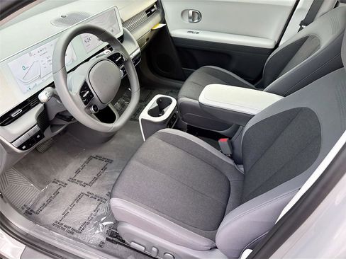 Used 2024 Hyundai Ioniq 5 SEL RWD image 22