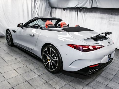 Used 2022 Mercedes-Benz SL 63 AMG 4MATIC w/ Driver Assistance Package image 4