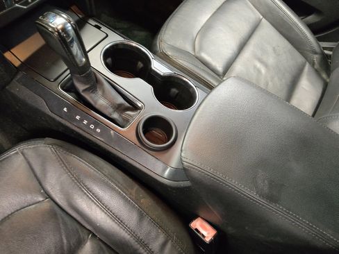 Used 2016 Ford Explorer XLT w/ Equipment Group 202A image 26