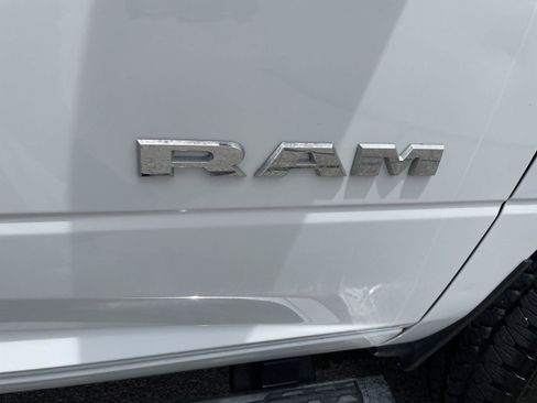 Used 2024 RAM 2500 Big Horn AWD/4WD image 35