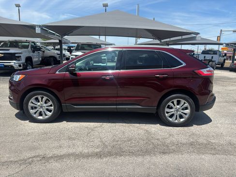 Used 2021 Ford Edge Titanium FWD image 10