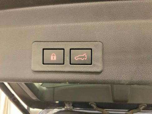 Used 2023 Subaru Ascent Touring AWD/4WD image 30
