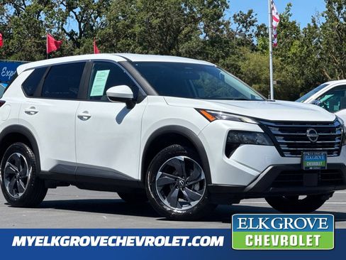 Used 2024 Nissan Rogue SV FWD image 1