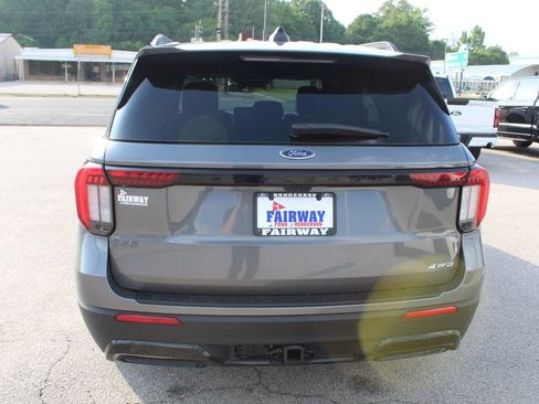 Used 2025 Ford Explorer ST-Line w/ ST-Line Street Pack AWD/4WD image 11
