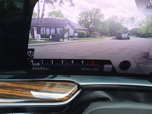 Used 2021 Cadillac Escalade Premium Luxury image 21