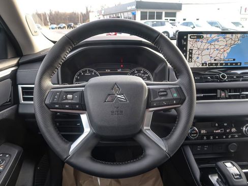 New 2026 Mitsubishi Outlander AWD image 30