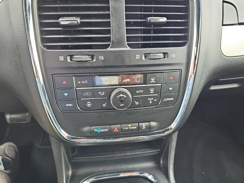 Used 2020 Dodge Grand Caravan GT FWD image 16
