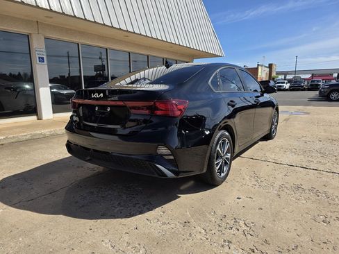 Used 2024 Kia Forte LXS FWD image 8