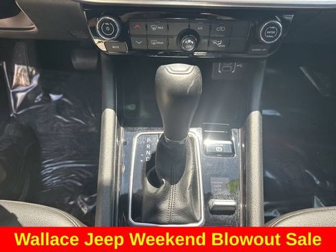 Certified 2025 Jeep Compass Latitude AWD/4WD image 20